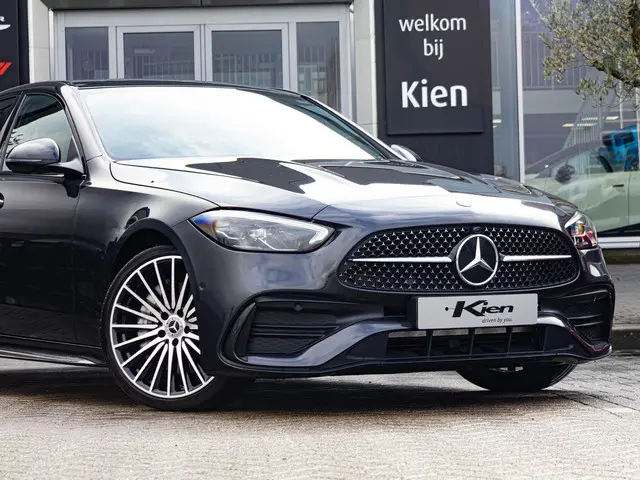 Mercedes-Benz C-klasse 200 Launch Edition AMG Line | Pano-dak | 19" | LED | NL auto |
