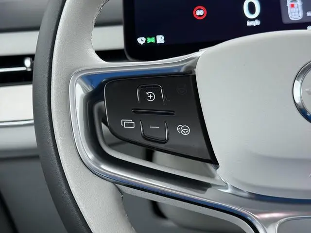 Volvo EX90