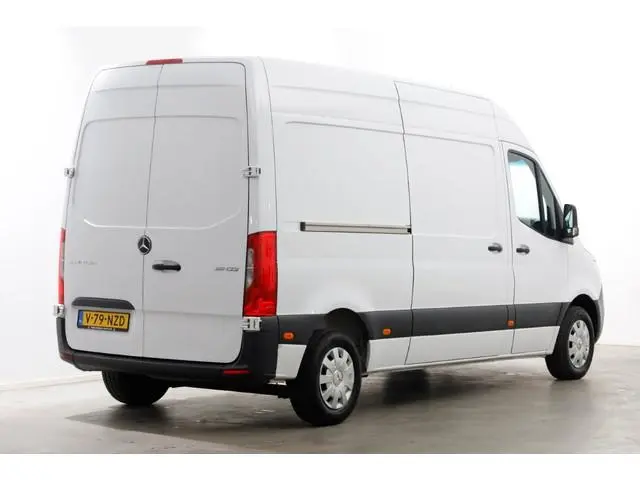 Mercedes-Benz Sprinter 311 CDI 115pk L2H2 Airco/CarPlay 10-2023