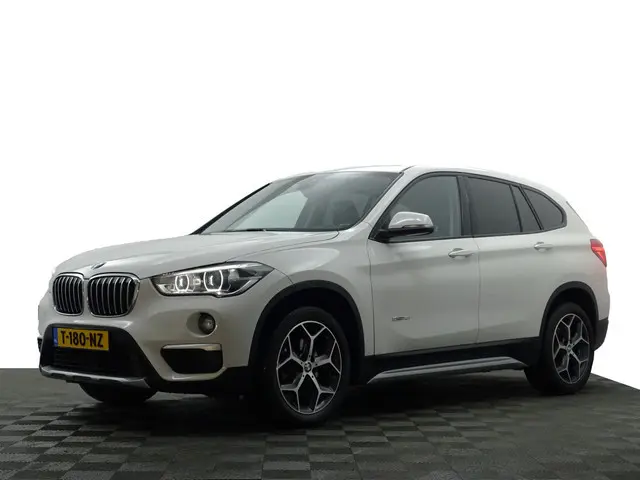 BMW X1 sDrive18i High Executive Aut- Leder Interieur, Stoelverwarming, Sfeerverlichting, Park Assist...