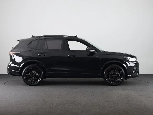 Volkswagen Tiguan R-Line Edition 1.5 eHybrid 200 kW / 272 PK SUV 6 v Head-Up Display | Panoramadak |...