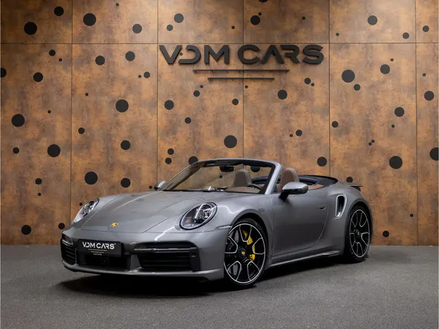 Porsche 911 Cabrio 3.8 Turbo S | Lift | Sportuitlaat I 18-weg I Ventilatie I Keyless | 360° | ACC |