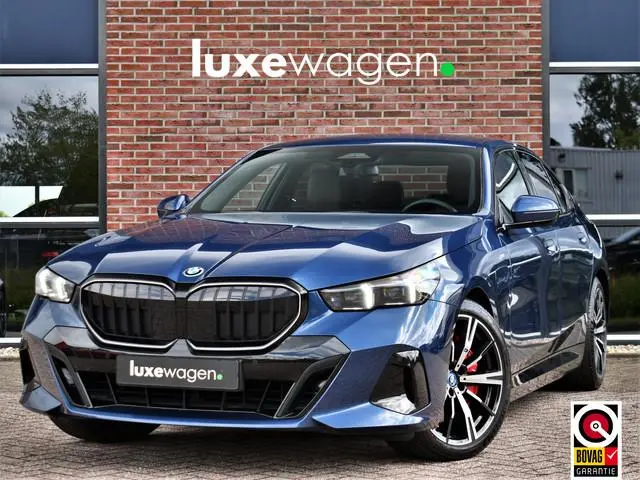BMW 5-serie 550e xDrive M-Sport Pro B&W Trekh Prof-onderstel 20inch