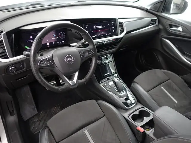 Opel Grandland 1.6 Turbo Plug-In Hybrid 4x4 GSe- Two Tone, Carplay, Android Auto, 360 Camera, Standk...