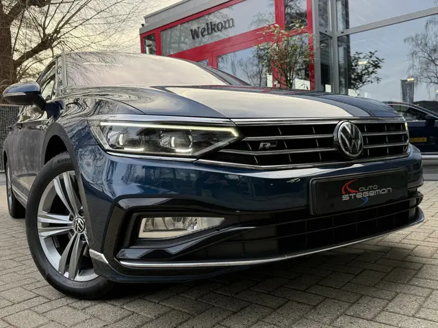 Volkswagen Passat Variant 1.5 TSI AUT. *!* R-Line *!* PANODAK/ MATRIX LED/ LEDER/ 360 CAMERA/ VIRTUA...