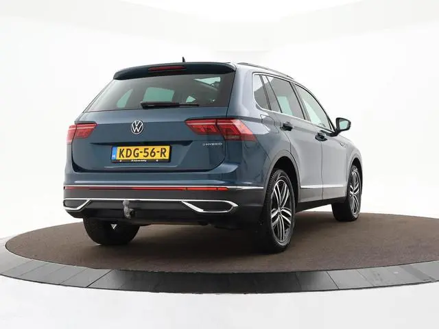 Volkswagen Tiguan 1.4 TSI 245pk DSG eHybrid Elegance · Panoramadak · 360 Camera · Head-Up · Wegklapb...
