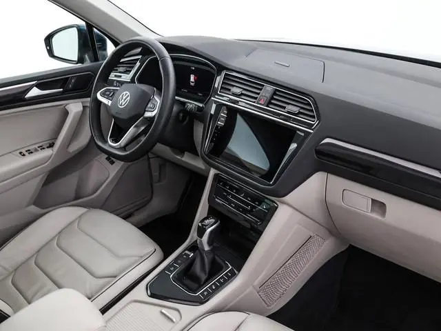 Volkswagen Tiguan 1.4 TSI 245pk DSG eHybrid Elegance · Panoramadak · 360 Camera · Head-Up · Wegklapb...