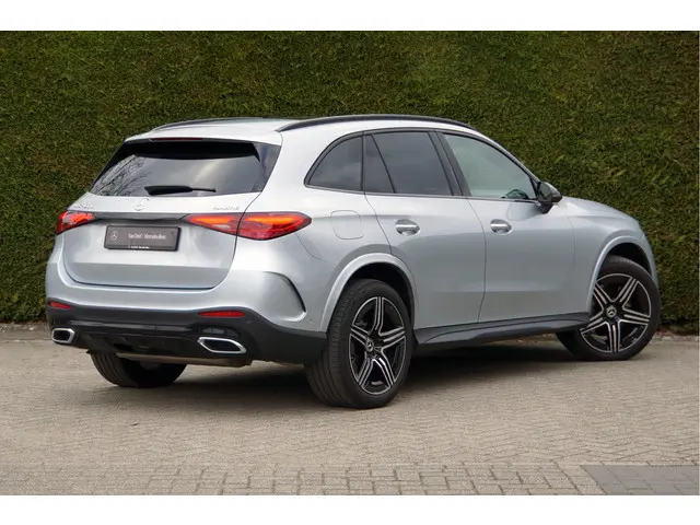 Mercedes-Benz GLC-klasse GLC 400 e 4MATIC AMG Line | Burmester Panorama Trekhaak Keyless Digital Win...