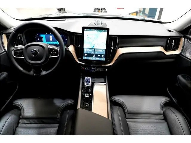 Volvo XC60 2.0 T8 AWD 335kW/456pk Aut8 Recharge Ultra Dark LUCHTVERING + BOWERS&WILKINS + PANORAMADA...