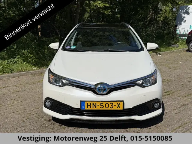 Toyota Auris 1.8 Hybrid Lease Pro . PANORMA DAK . NAVIGATIE . CRUISE CONTROL .