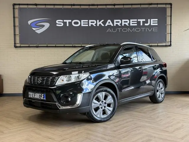 Suzuki Vitara 1.4 Boosterjet Comfort | Navi | Stoelverwarming | 17" | Camera | Carplay | Cruise | 10...
