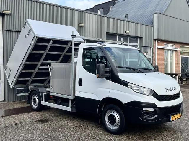 Iveco Daily 35S14N 3.0 345 Kipper Trekhaak 3500kg trekgewicht 3-Persoons Gereedschapskist Open laadb...