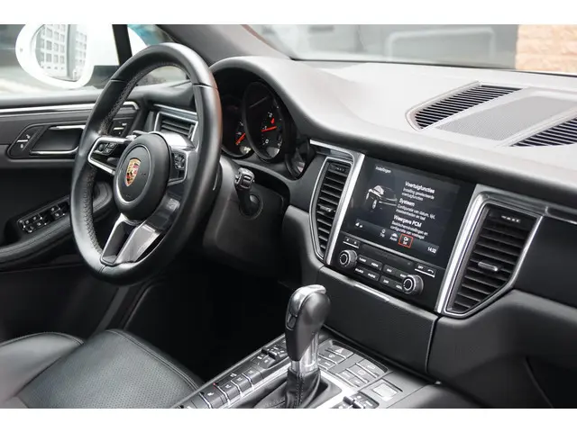 Porsche Macan 2.0 + PANORAMADAK / LUCHTVERING / 21" TURBO / MEMORY