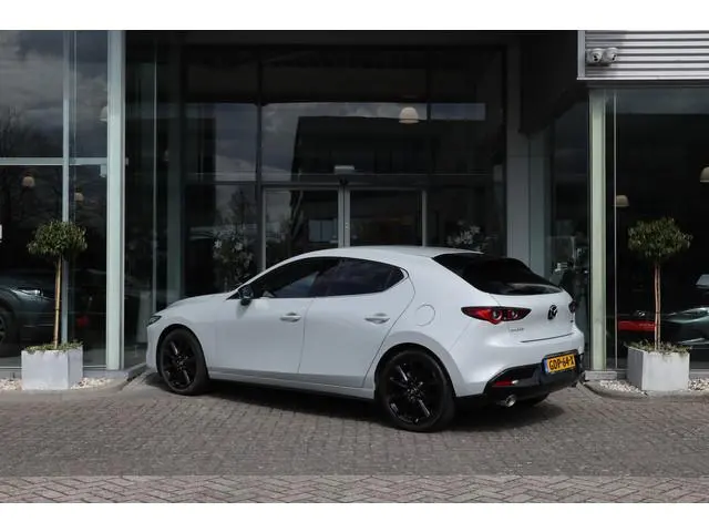 Mazda 3 2.0 e-SkyActiv-X M Hybrid 186 Homura Camera / Head-up / LED / Navi / Clima / Cruise