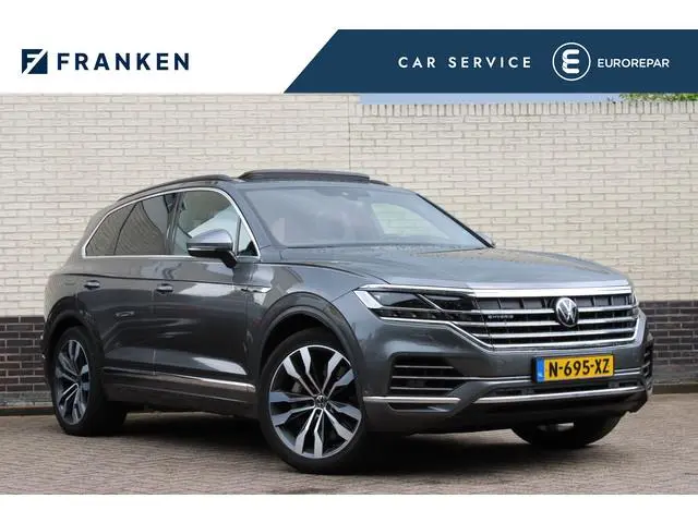 Volkswagen Touareg 3.0 TSi eHybrid Elegance | Luchtvering | Trekhaak | Memory | Head-Up | Panoramada...