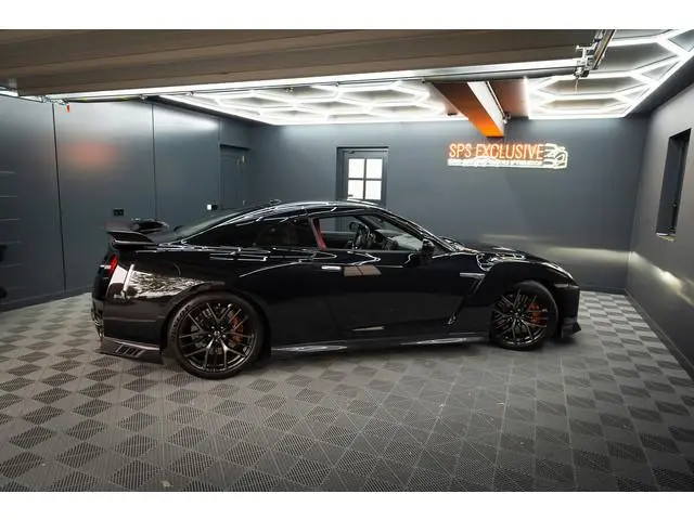Nissan GT-R