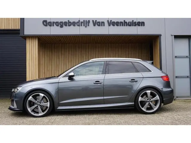 Audi RS3 Sportback 2.5 TFSI 367pk Quattro RS-Seats Pano.Dak ArmyTrix & Eventuri Bearlock B&O *Keurig...