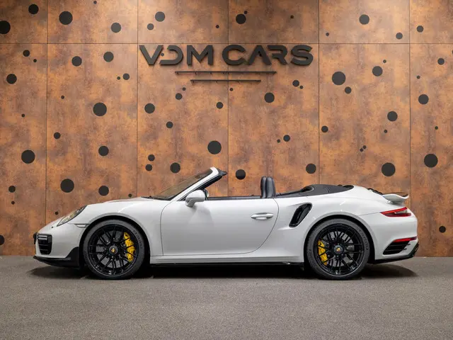 Porsche 911 Cabrio 3.8 Turbo S | Aerokit | PTS | Burmester | Lift | Ventilatie | ACC |