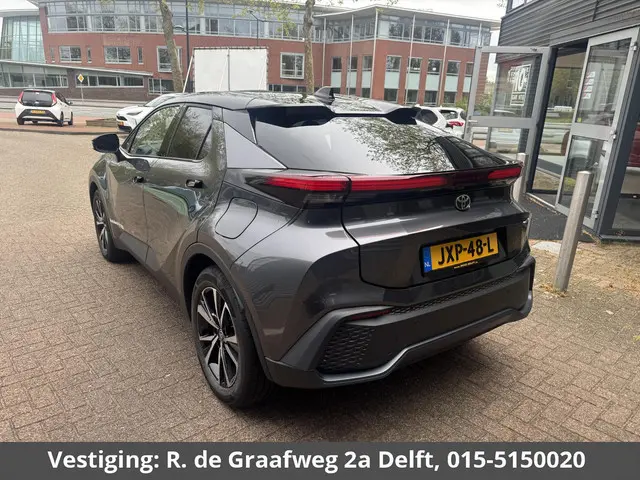 Toyota C-HR 2.0 Plug-in Hybrid 220 Dynamic | Stuur-/ & Stoelverwarming | Dodehoek detectie | Elektri...