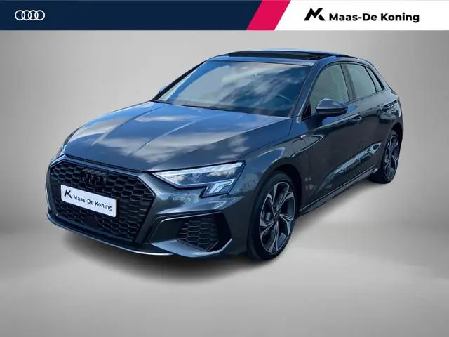 Audi A3 Sportback 40 TFSIe 150kW/204PK S Line · Panoramadak · Stoelverwarming · Apple/Android Car Pl...