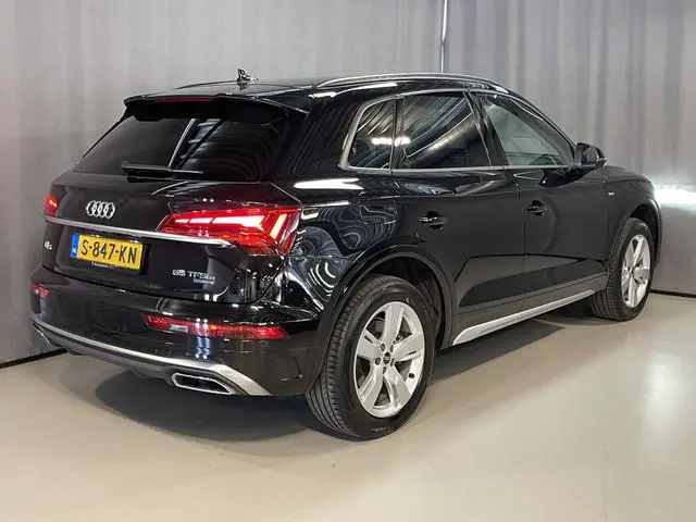 Audi Q5 55 TFSI e S edition Competition 19"/Sportstoelen/Stoelverwarming/Adaptieve cruise/Dodehoek/C...