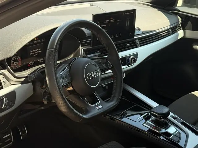 Audi A4 Limousine 35 TFSI S Edition Competiton | Matrix Led | Sfeerverlichting | Schuif/Kantel Dak |...