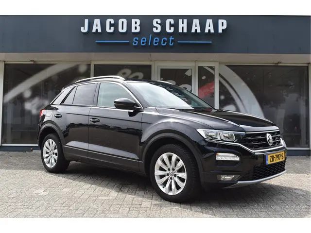 Volkswagen T-Roc 1.5 TSI Style Automaat / Navigatie / Adap. Cruise / Trekhaak / PDC v+a / Camera / 1...