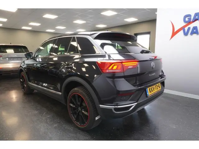 Volkswagen T-Roc 1.5TSI 150PK DSG-7 Active Carplay Clima 18''Velg