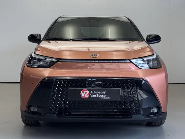 Toyota Aygo X Pulse Automaat | Ongebruikt | Ledverlichting | ACC | Carplay | Camera | Stuur-stoelver...