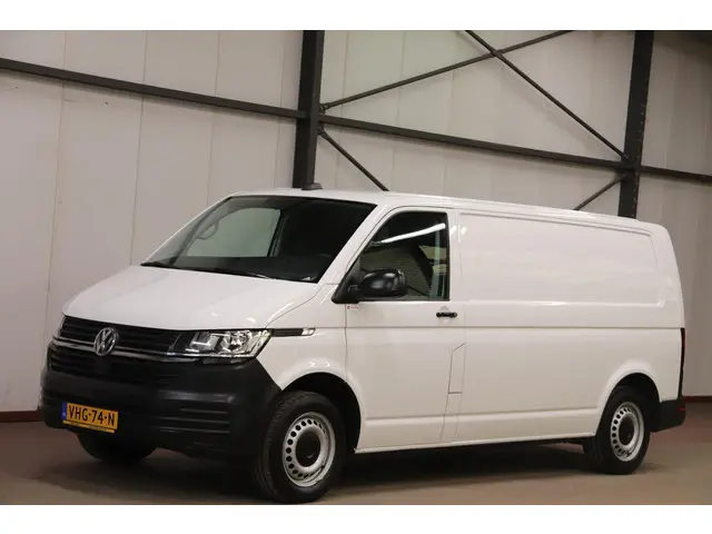Volkswagen Transporter 2.0 TDI L2H1 LANG EURO 6 ACHTERUITRIJCAMERA Volkswagen Transporter 2.0 TDI L2...