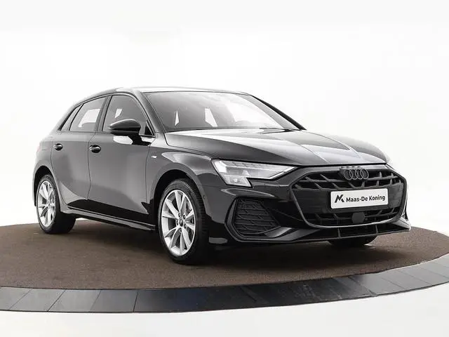 Audi A3 Sportback 40 TFSIe 204pk PHEV S-tronic S edition · Camera · P-Sensoren · Apple/Android Car P...