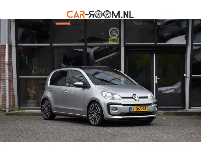 Volkswagen Up! 1.0 TSI BMT cross up! Airco Pano Stoelverwarming BBD
