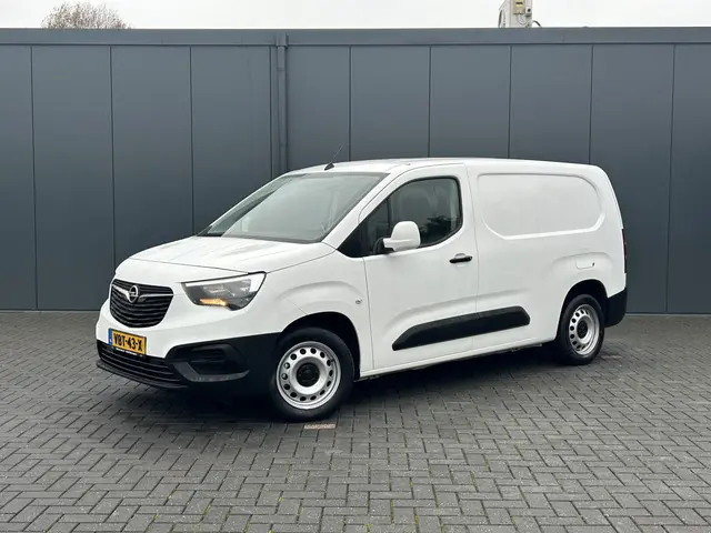 Opel Combo 1.5D 102 PK / L2H1 / 81.776 KM !! / 1e EIG. / SORTIMO INRICHTING / AIRCO / CRUISE / NAVI / APPLE CARPLAY / PDC