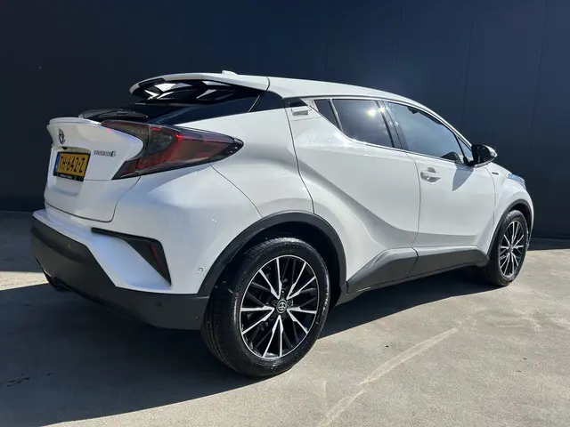 Toyota C-HR 1.8 Hybrid Executive 1e EIGENAAR JBL CAMERA HALF LEER PARK ASSIST LED NAVI ECC CRUISE