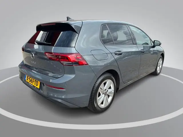 Volkswagen Golf 1.0 eTSI 110pk DSG Life Business · Camera · Apple/Android Car Play · ACC · Sfeerverl...