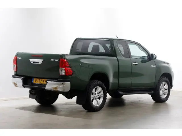 Toyota HiLux 2.4 D-4D-F 150pk E6 4x4 4WD Xtra Cab Professional Trekhaak 3500kg 11-2017