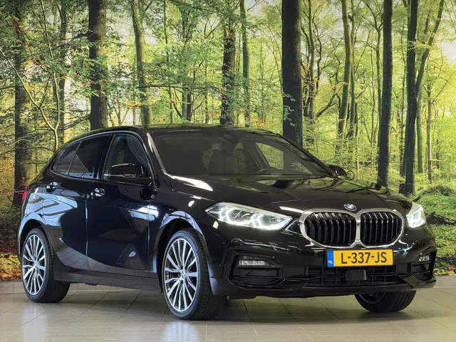 BMW 1-serie 118i Business Sport Line | Apple Carplay | Android Auto | Sfeerverlichting | Navigatie |...