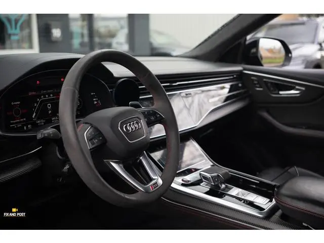 Audi RSQ8