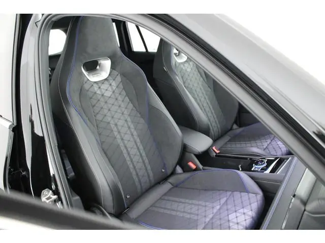 Volkswagen Tiguan 1.5 272pk eHybrid R-Line Edition Trekhaak Camera Keyless Massage Virtual Cockpit P...