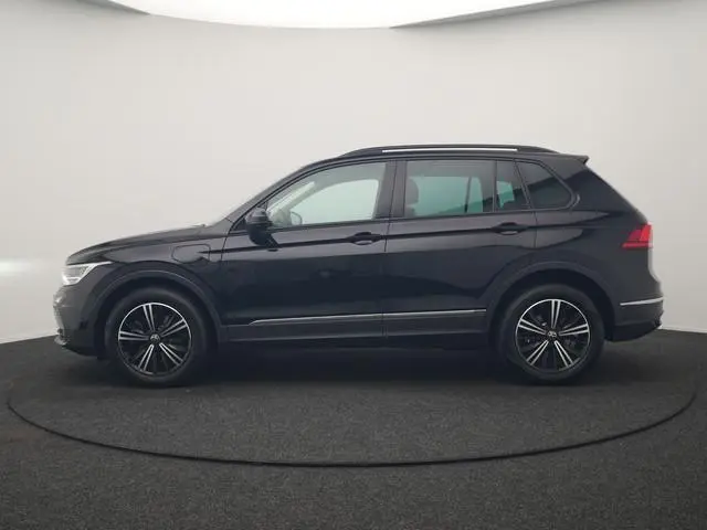 Volkswagen Tiguan 1.4 TSI eHybrid Life PHEV 245pk Dealer O.H. | Adaptive Cruise | 360 Camera | Stoel...