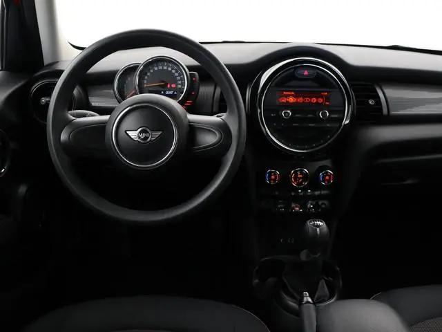 MINI 5-Deurs 1.5 136 PK COOPER TWO-TONE *BLAZING RED* + CLIMATE CONTROL | LMV
