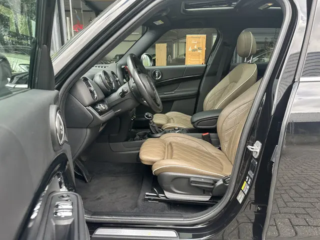 MINI Mini Countryman 2.0 Cooper S E ALL4 Chili | Leer | Panorama | Key-less | Winter-pakket |  Inter...