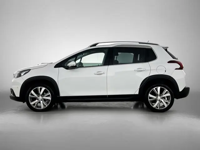 Peugeot 2008 1.5 BlueHDi Allure / Panoramadak / Trekhaak / Cruise-ctr. /  lmv 17"/ Roofrail / Privac...