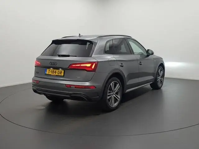 Audi Q5 50 TFSI e S edition 299PK S-tronic | 91% SOH | 2x S-line | Zwart optiek | Clima | Zwenkbare...