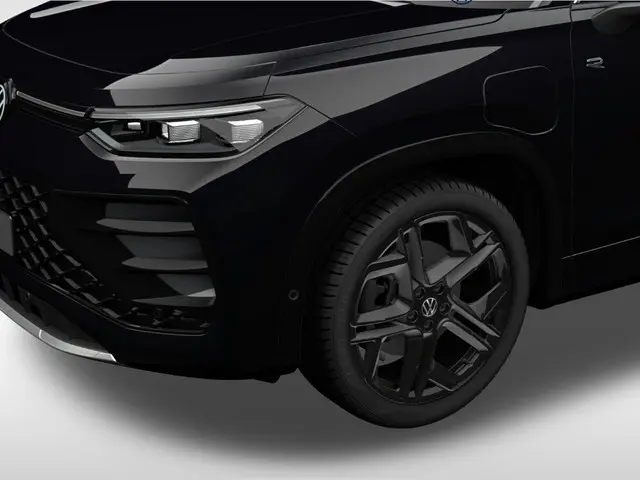 Volkswagen Tayron R-Line-Edition 1.5 eHybrid 204 pk 6 versn. DSG · Black Style Pakket · Trekhaak inc...