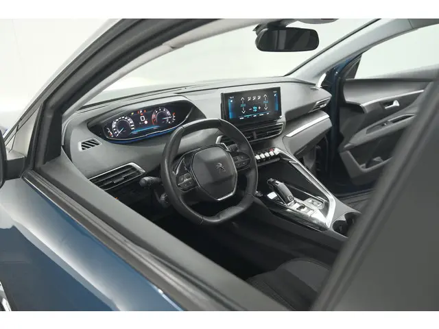 Peugeot 5008 PureTech 130 EAT8 Active Pack | 7 Zitplaatsen | Apple Carplay | Parkeersensoren | Navig...