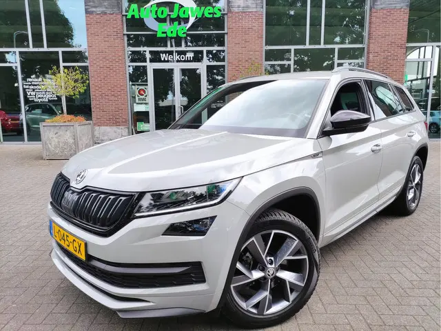 ŠKODA Kodiaq 1.5 TSI Sportline Business Virtual dashboard - Stoel+Stuurwielverwarming - Leder/Alcant...