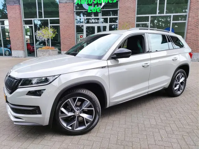 ŠKODA Kodiaq 1.5 TSI Sportline Business Virtual dashboard - Stoel+Stuurwielverwarming - Leder/Alcant...