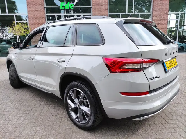ŠKODA Kodiaq 1.5 TSI Sportline Business Virtual dashboard - Stoel+Stuurwielverwarming - Leder/Alcant...