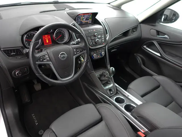 Opel Zafira Tourer 1.4 Innovation OPC- 7 Pers, Panoramadak, Xenon Led, Stuur/Stoelverwarming, Camera...